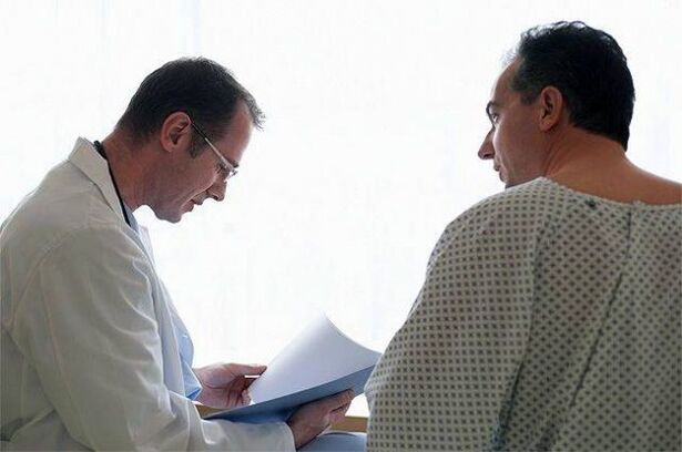 doktor hastaya prostatit için ilaç reçete eder