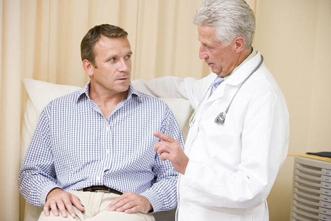 doktor randevusunda prostatitli bir hasta